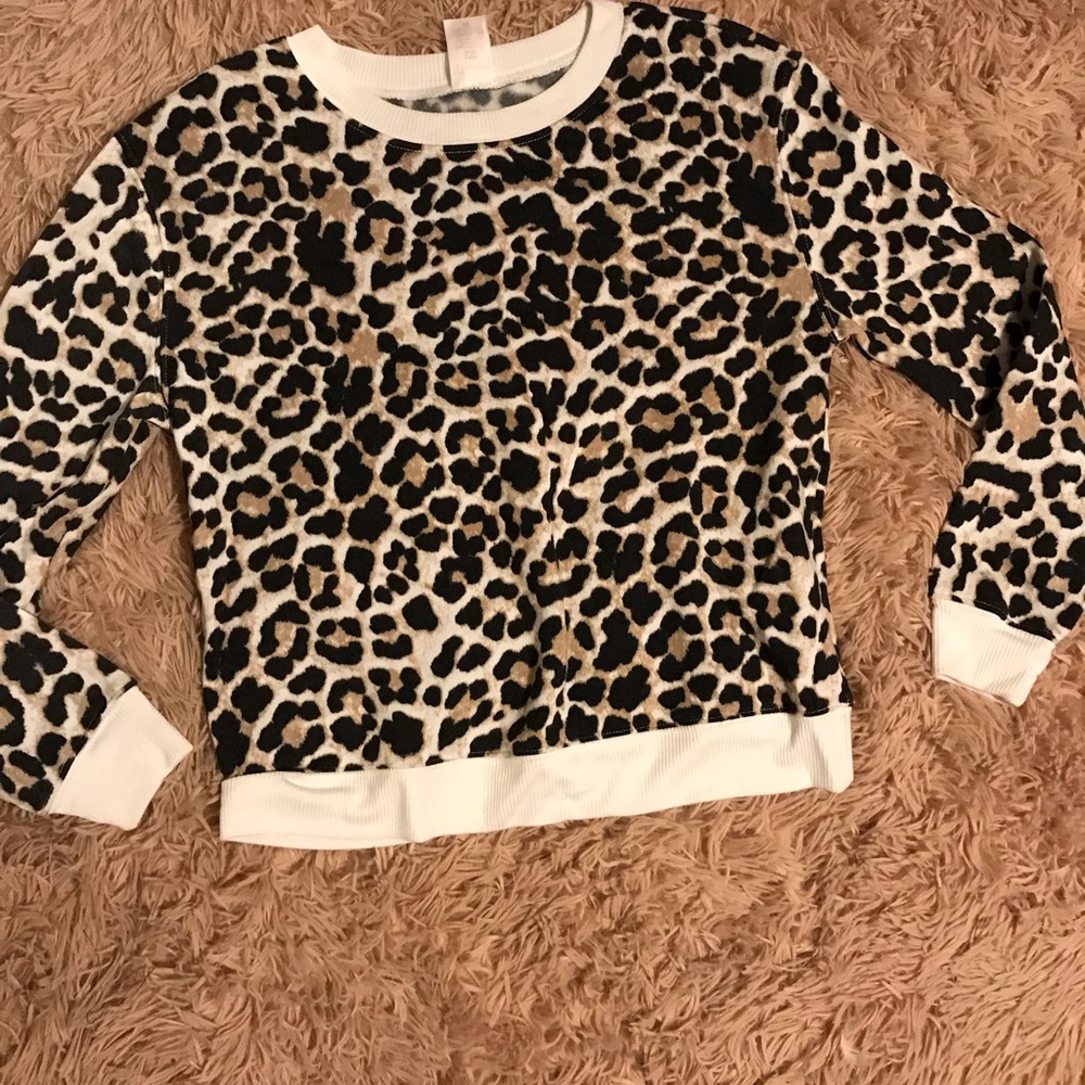 Cheetah print sweatshirt